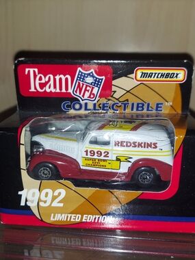 Matchbox NFL washington 1992 Team Collectible Van - White & Red